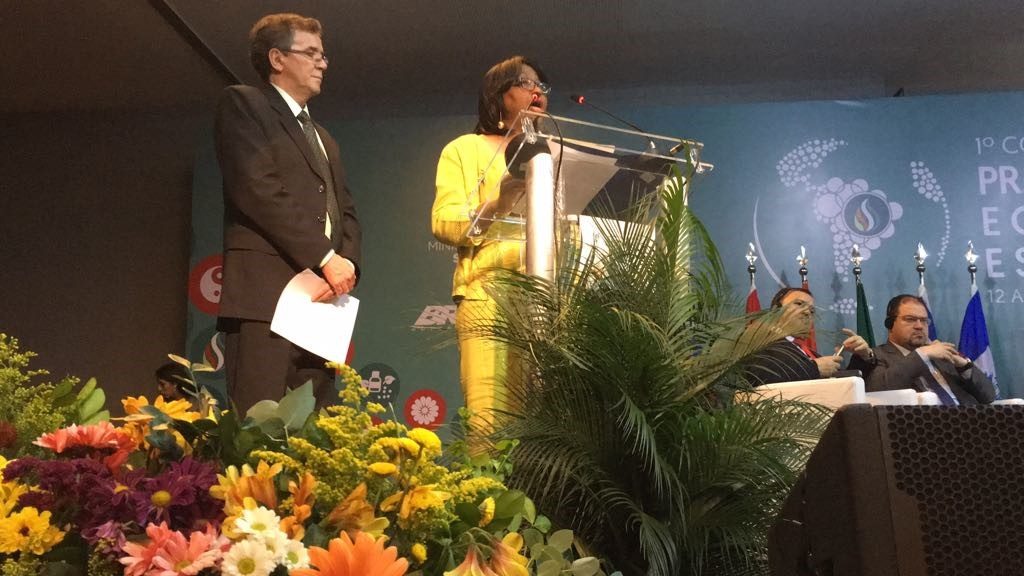 Dra. Carissa Etienne, directora de la OPS, Dr. Diego González, director BIREME. Discurso de Lanzamiento de la BVS MTCI